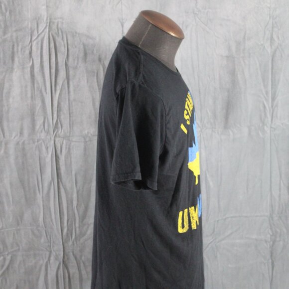 Graphic T-shirt - I Stand With Ukraine Maple Leaf Graphic - Men's Medium - Picture 6 of 7